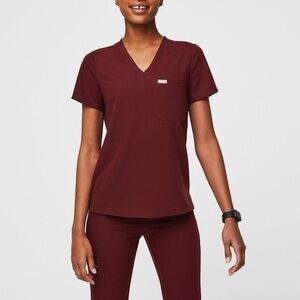 Figs Catarina One Pocket Scrub Top in Burgundy V Neck Short Sleeve Womens XXL